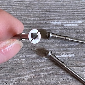 Snap-on mandrel for sanding discs, sold individually (discs sold separately)