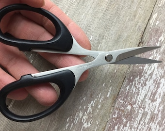 Bezel wire scissors, precision-cut ends of fine silver bezel wire up to 26 gauge