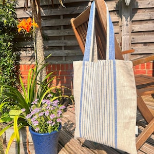 Geschirrtuchtasche aus 100 % Leinen mit blauem französischem Streifenmuster Bild 2