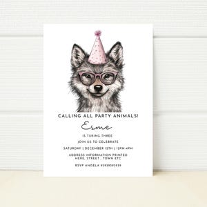 Puede incluir: Un lobo rosa y blanco con un gorro de fiesta rosa y gafas con el texto "Calling all party animals! Esme is turning three. Join us to celebrate Saturday | December 12th | 12PM-4PM. Address information printed here, street, town etc. RSVP Angela 93939393939"