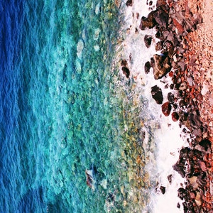 beach, red, sand, santorini, oia, ocean, waves, greece, cyclades, photo, photograph, print, modern, minimalist, abstract, photography print