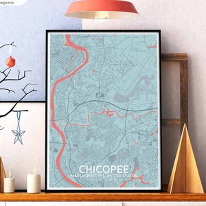 Puede incluir: Un mapa imprimible de Chicopee, Massachusetts, Estados Unidos. El mapa es de color azul claro con un río azul oscuro que serpentea por la ciudad. El nombre de la ciudad y el estado están impresos en rosa claro en la parte inferior del mapa.