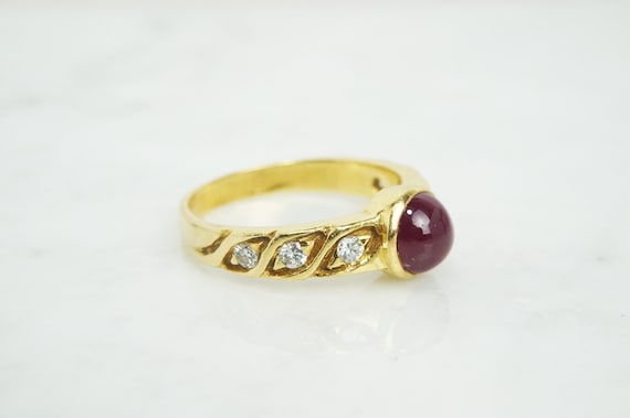 Gorgeous 18K Ruby & Diamond Ring - image 3