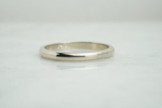 Classy Vintage 14K Solid White Gold Band Ring - image 4