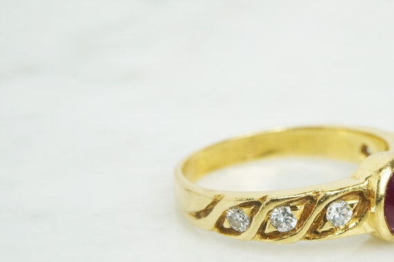 Gorgeous 18K Ruby & Diamond Ring - image 4