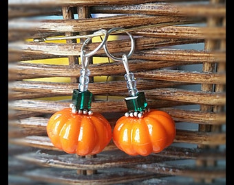 Amuletos para audífonos: calabazas de otoño (también disponibles en un juego de madre e hija a juego)