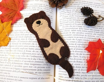 Felt otter cute bookmark for book reader lover, animal bookmark, book reader gift, handmade bookmark, teacher gifts