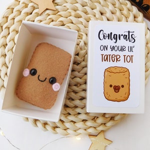 Croqueta de patata en pañales de fieltro nacimiento dentro de caja de cerillas, regalo embarazo, regalo baby shower, comida rápida