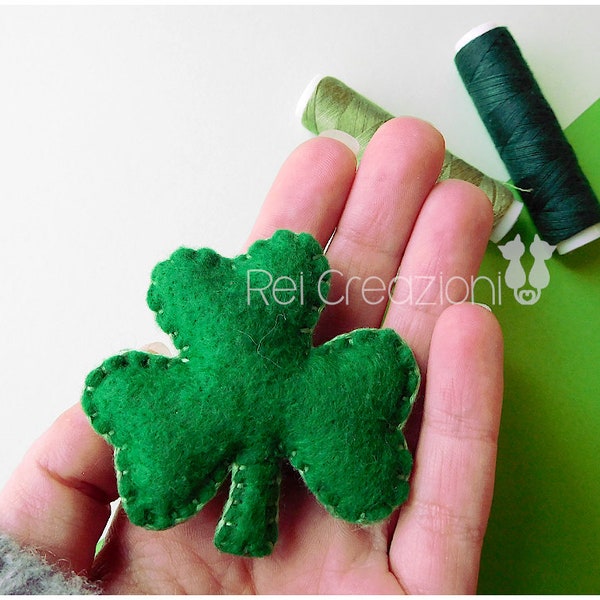 Felt shamrock pin brooch badge Saint Patrick's Day Ireland