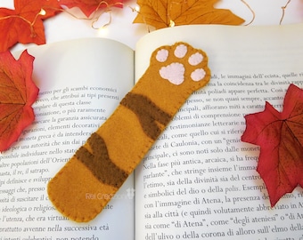 Felt cat paw cute bookmark gift idea for book reader, pet bookmark