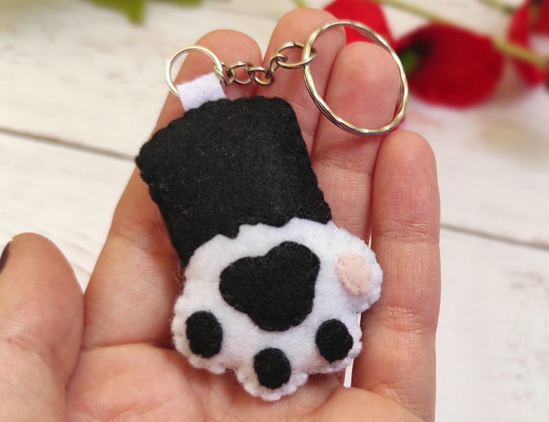 Felt cat custom breeds paw keychain, pet keychain, pet memorial, gift for cat lover