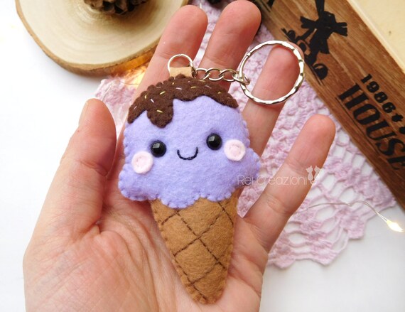 手作りフェルトのアイスクリームコーンかわいいフードキーホルダー