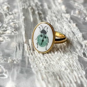 Anello coccinella regolabile / fatto a mano in porcellana rotta