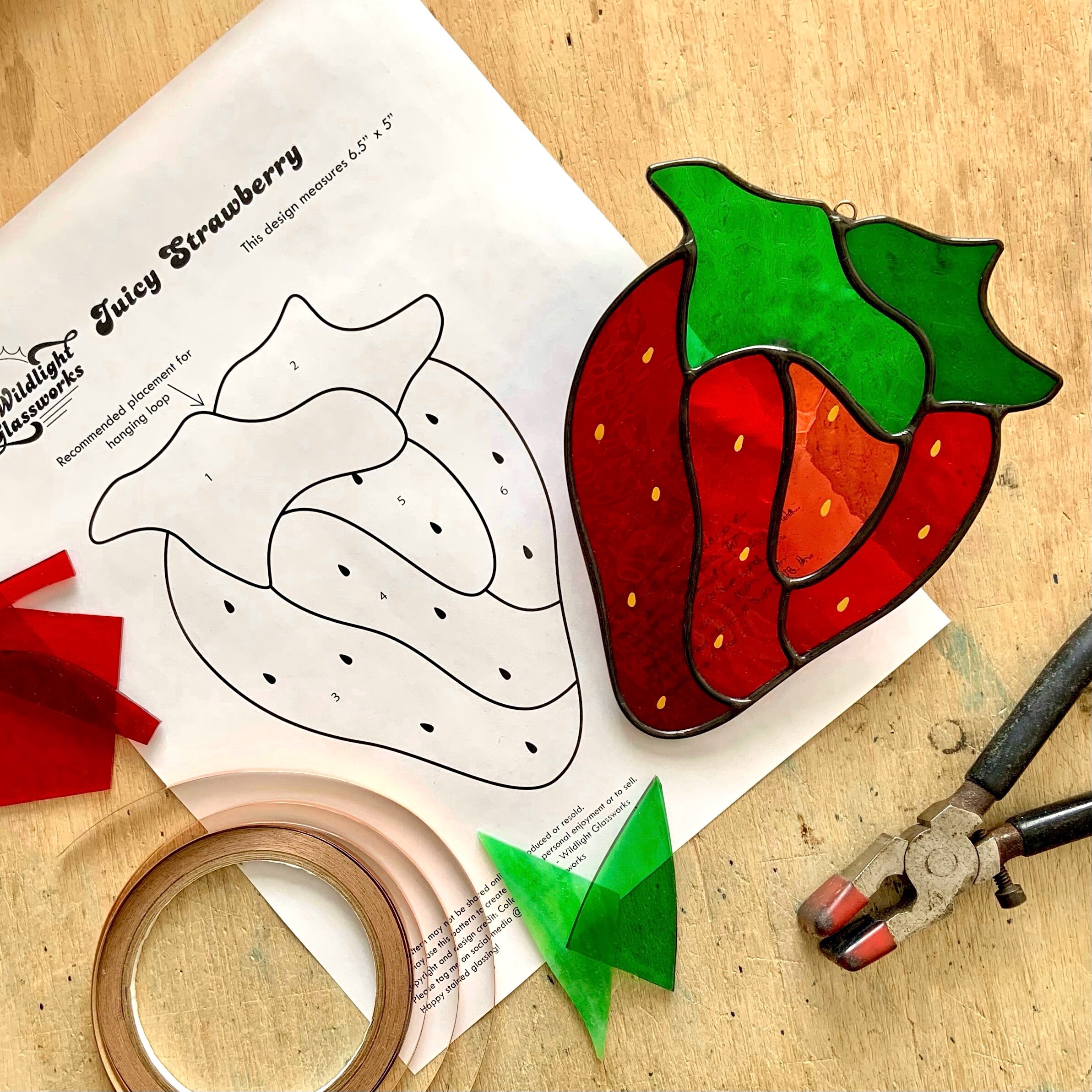 DIGITAL DOWNLOAD pattern | Juicy Strawberry | Stained Glass Pattern