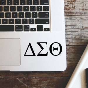 Decalcomania in vinile Delta Sigma Theta per paraurti con lettere greche della confraternita, disponibile in 9 diverse misure e 30 diversi colori