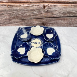 Handgjord keramisk sedertallrik, blommig påsktallrik med skålar