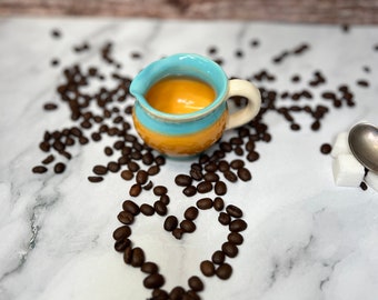 Jarra de cerámica para crema hecha a mano / Cerámica turquesa y naranja