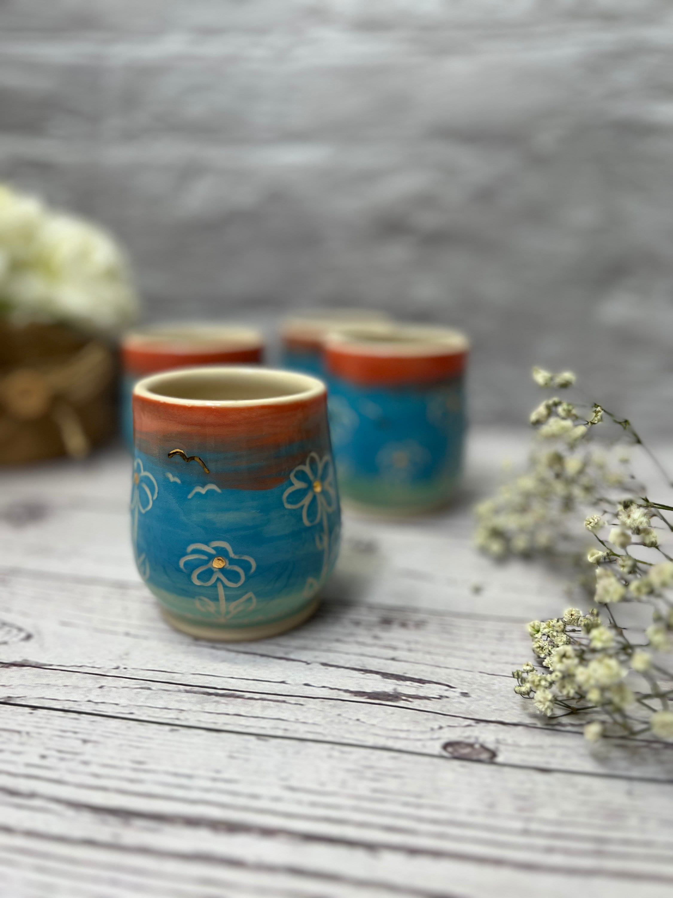 ハンドメイド陶器コーヒーカップ、花柄ゴールドラスター、8オンス