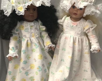 Camisón de muñeca con gorro