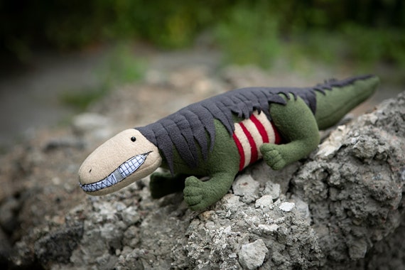  SCP 682 Reptile plush , Hard to destroy reptile handmade soft  decoration 15.7 x 5 in : Handmade Products