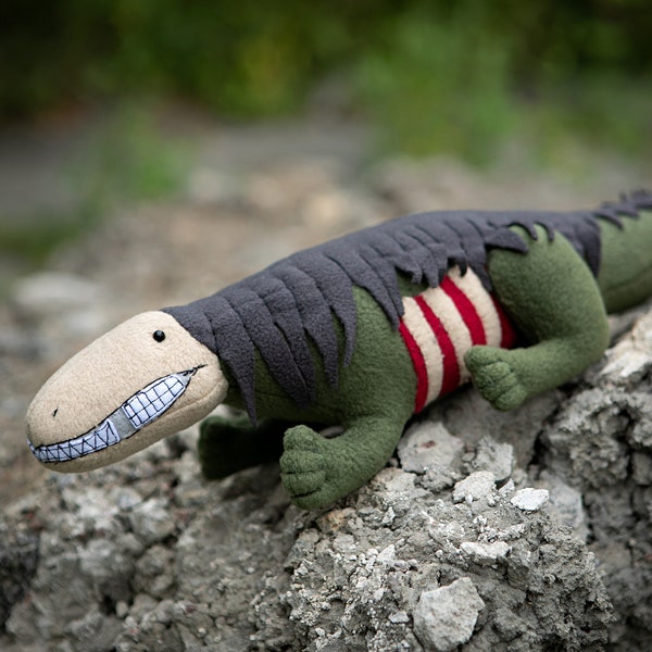 SCP 682 Reptile plush , Hard to destroy reptile handmade soft decoration 15.7 x 5 in