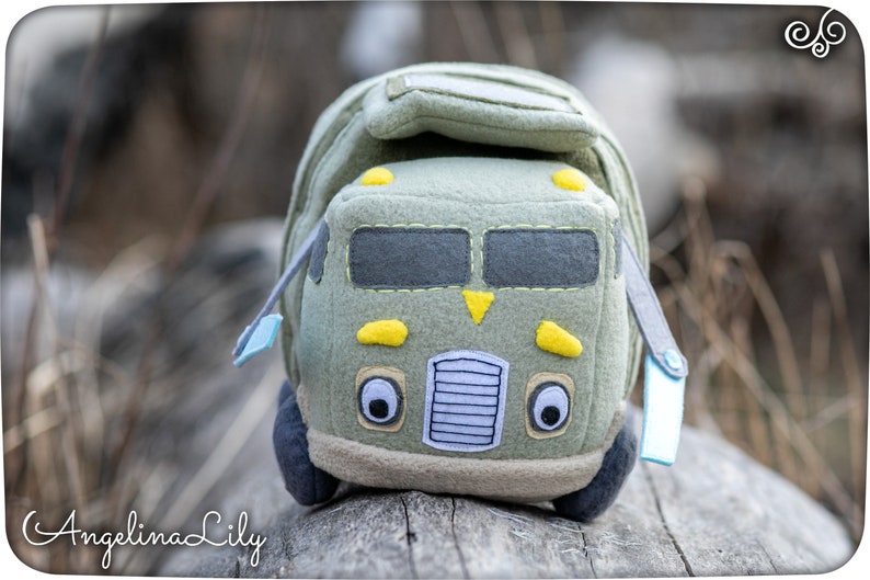 Trash Truck plush, handmade cuddly truck, 6.2 inches high, made to order image 4