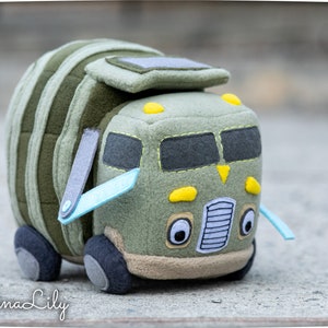 Trash Truck plush, handmade cuddly truck, 6.2 inches high, made to order zdjęcie 1