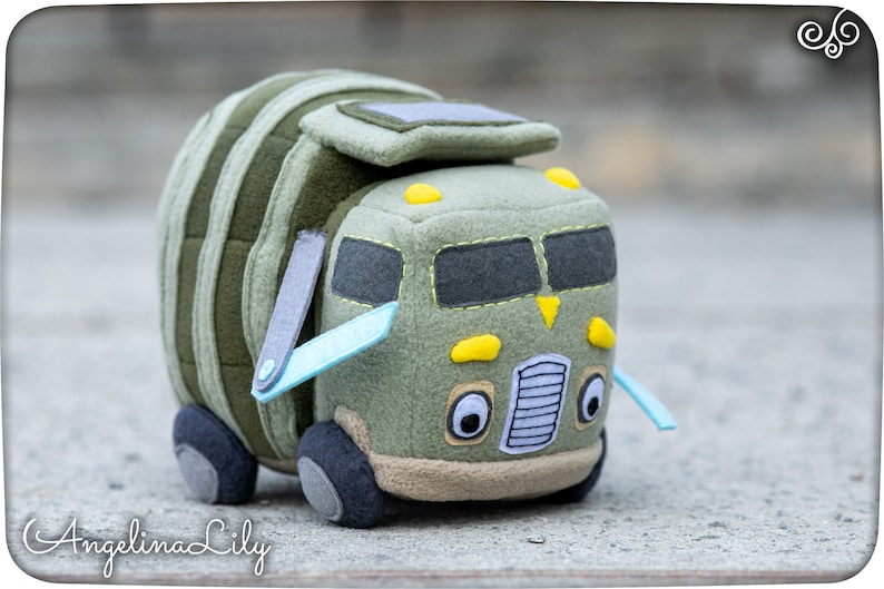 Trash Truck plush, handmade cuddly truck, 6.2 inches high, made to order image 1