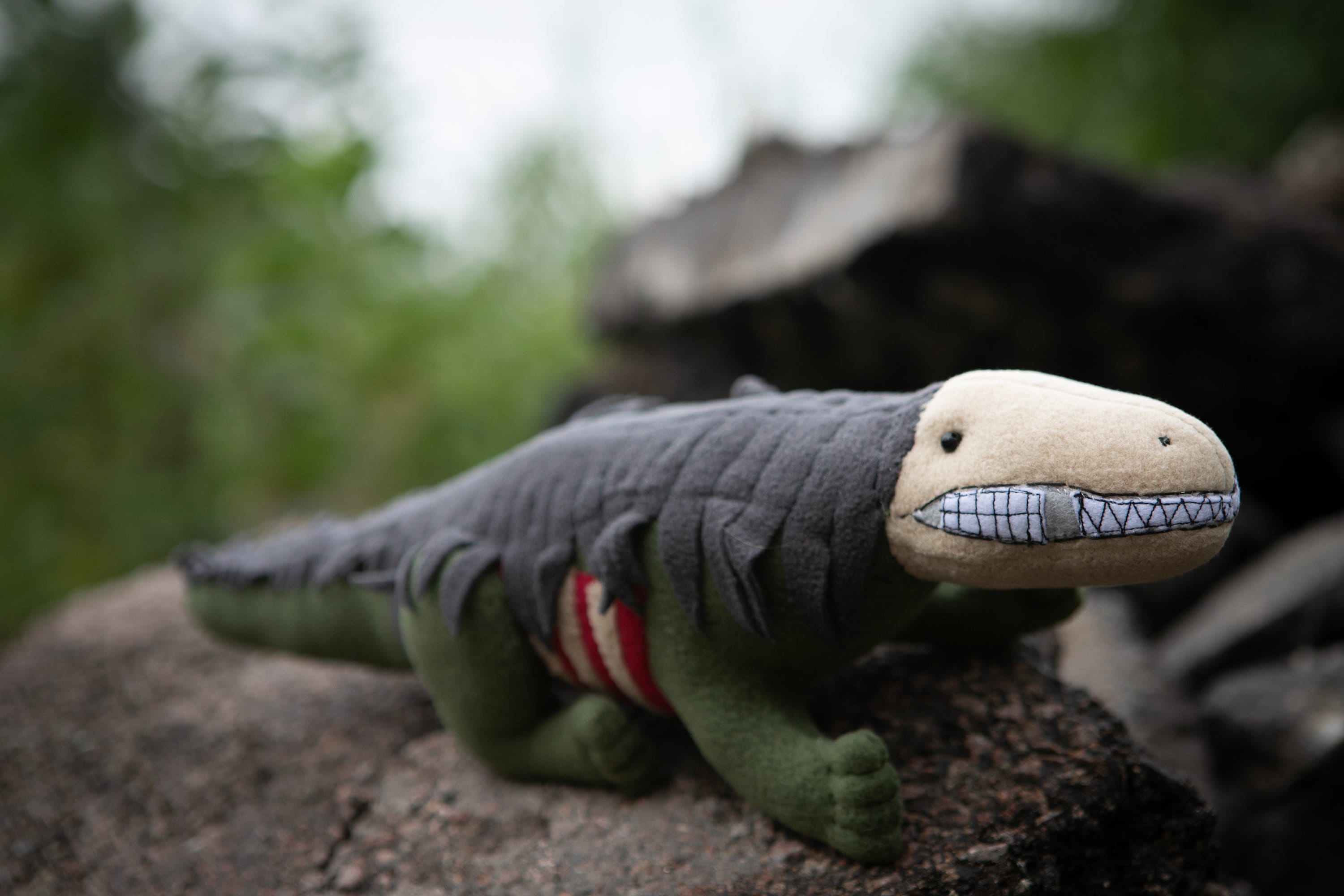  SCP 682 Reptile plush , Hard to destroy reptile handmade soft  decoration 15.7 x 5 in : Handmade Products
