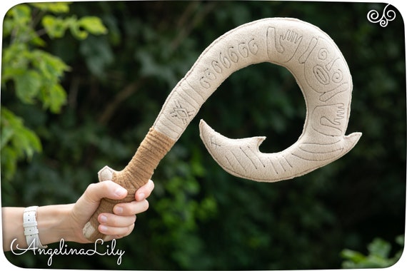 Maui Fish Hook Plushie, Vaiana Inspired, 19.6 Inches in Length, Fish Hook  Weapon for Cosplay, Maui Hook, Handmade Plush 