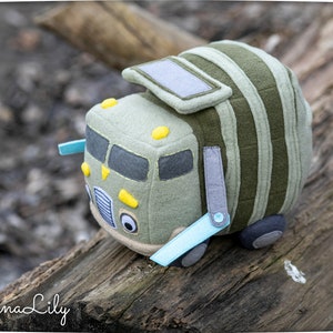 Trash Truck plush, handmade cuddly truck, 6.2 inches high, made to order image 10