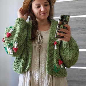 Chunky cardigan amanita mushrooms and daisies, green cardigan, Big Sweater, Chunky Sweater, Knit Bloom cardigan, Crop Jacket