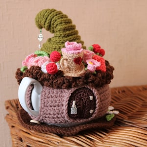 Crochet tea cozy, Fairy house teapot cosy, Fairy-tale house, Crochet daisies, Tea cozy with flowers, Teapot warmer, Tea party