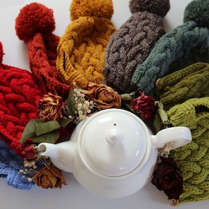 Tea cozy for teapot 4-6 cup, tea cozy with pom pom, teapot warmer, tea pot cozy, tea cosy, tea cosy knitted, teapot cozy, cute teapots