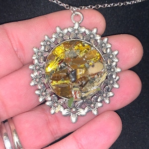 Confidence Spell Necklace/Eye Confidence Spell Necklace/ Spell Necklace/Confidence Booster Necklace/ Crystal Necklace/ Third Eye Necklace