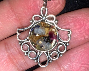 Psychic Spell Necklace/ Preserved Connect to Your Higher Self Spell/ Intuition Necklace/ Spell Necklace/ Crystal Necklace/ Herbal Necklace