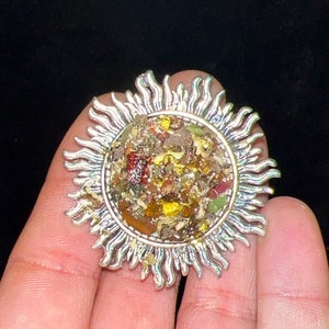 Confidence Spell Brooch/Preserved Confidence Spell Pin/ Spell Brooch/Confidence Booster Spell Pin/ Crystal Brooch/ Herbal Pin