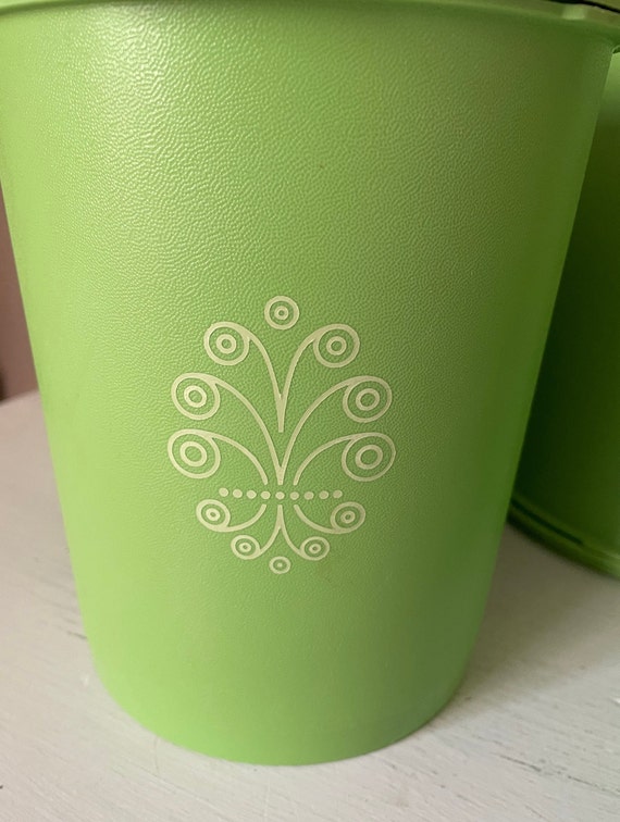 Set of 4 Vintage Tupperware Apple Green Servalier Canisters with Sunburst  Lids