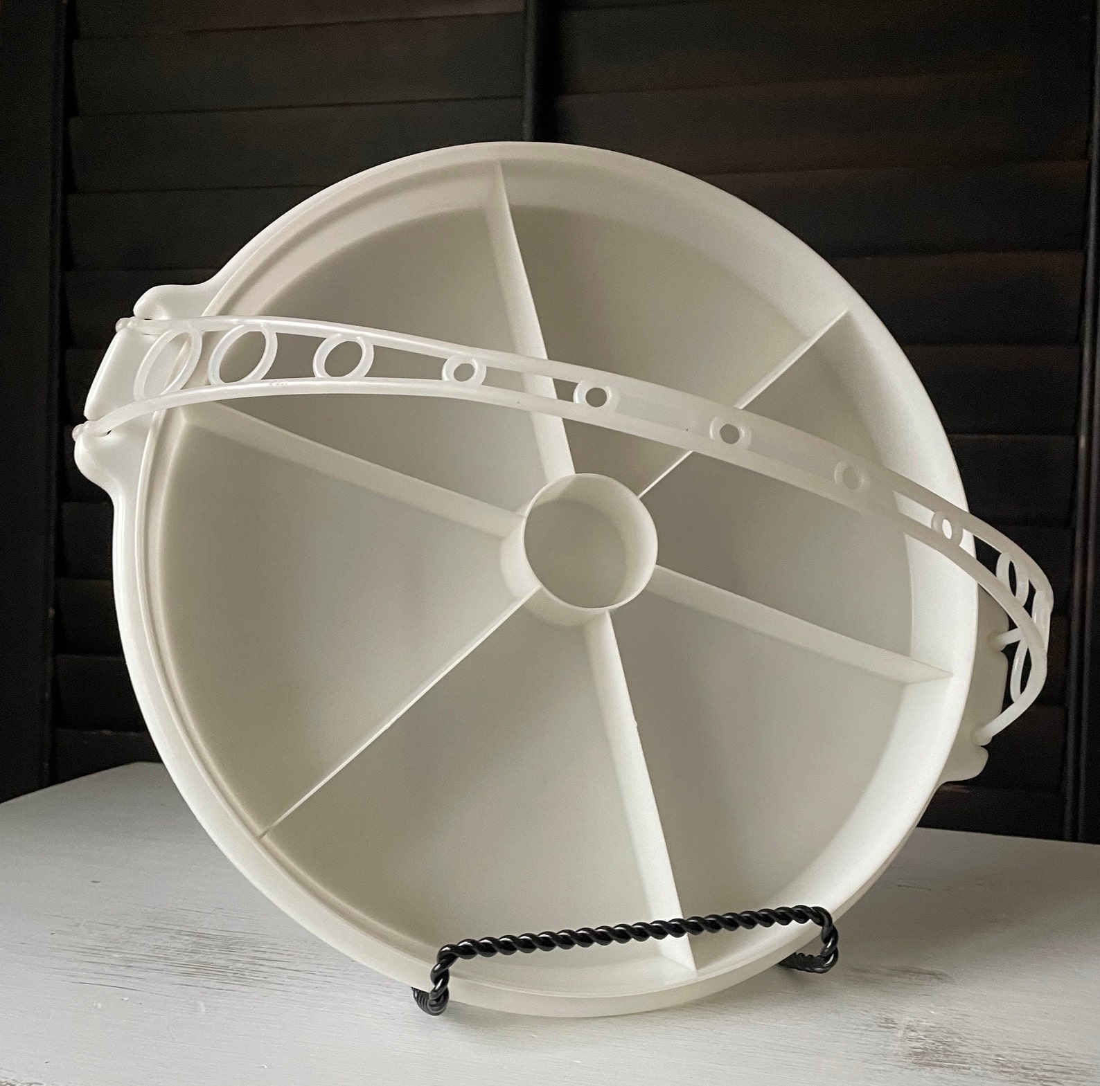 Tupperware Divided Veggie Tray With Lid and Handle 405 Etsy