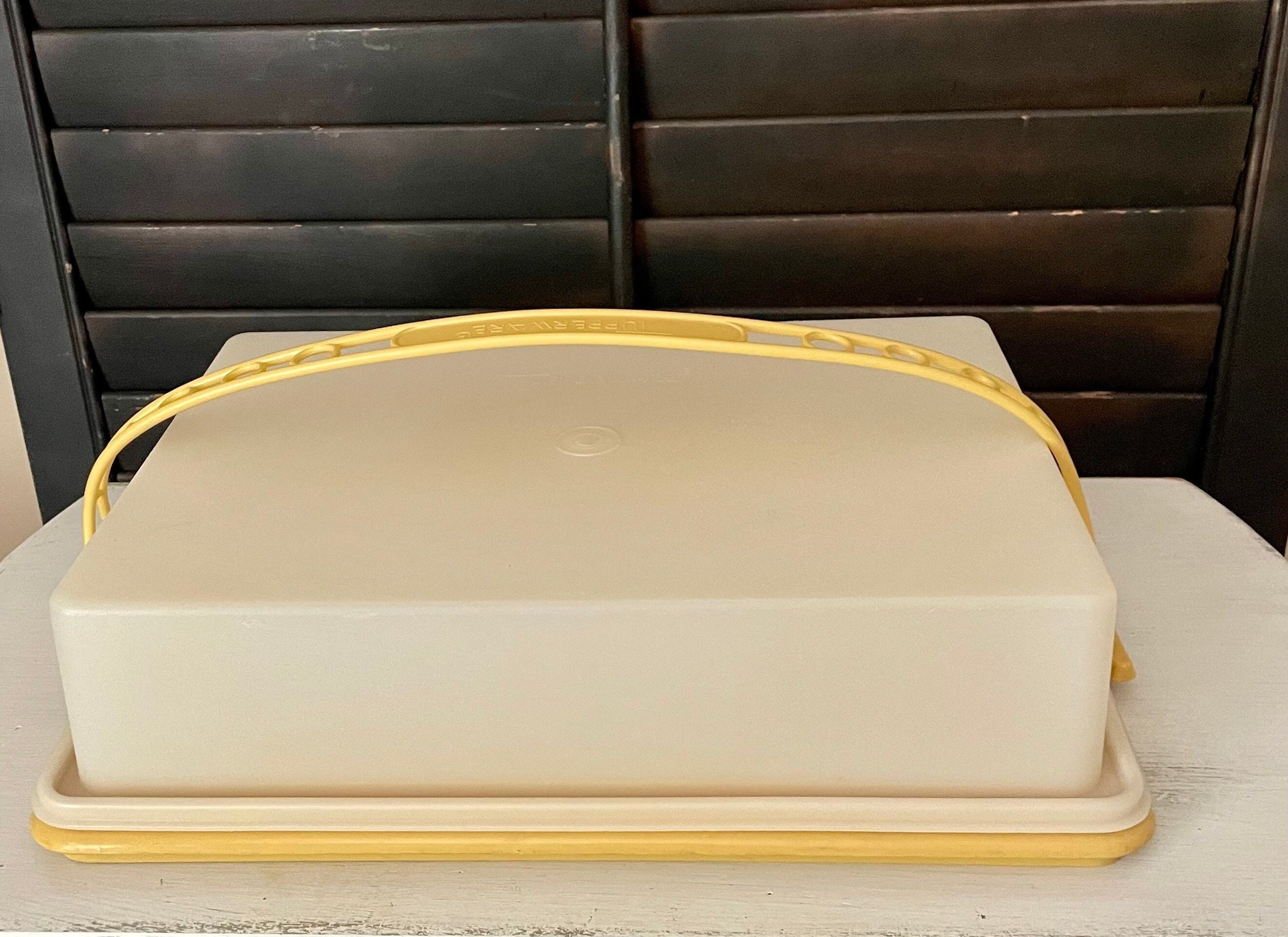 Vintage Tupperware Fresh-n-fancy Rectangular Cake Carrier 