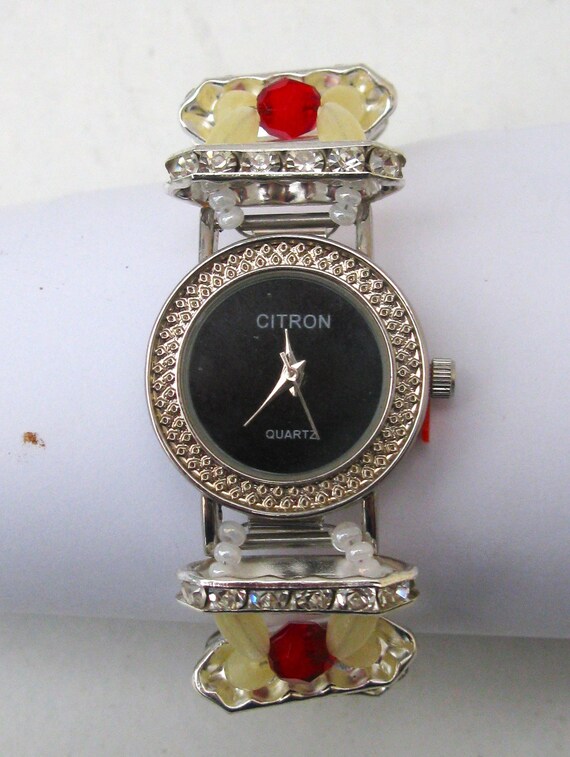 WA172 - Ladies Watch With a Cream, Silver and Red Fashion  display picture 2