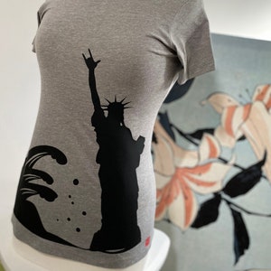 Women's Graphic Tee Fashion Tshirts Japanese Style T-shirt Megami Statue of Liberty Design Gift for Her Dark Gray image 5