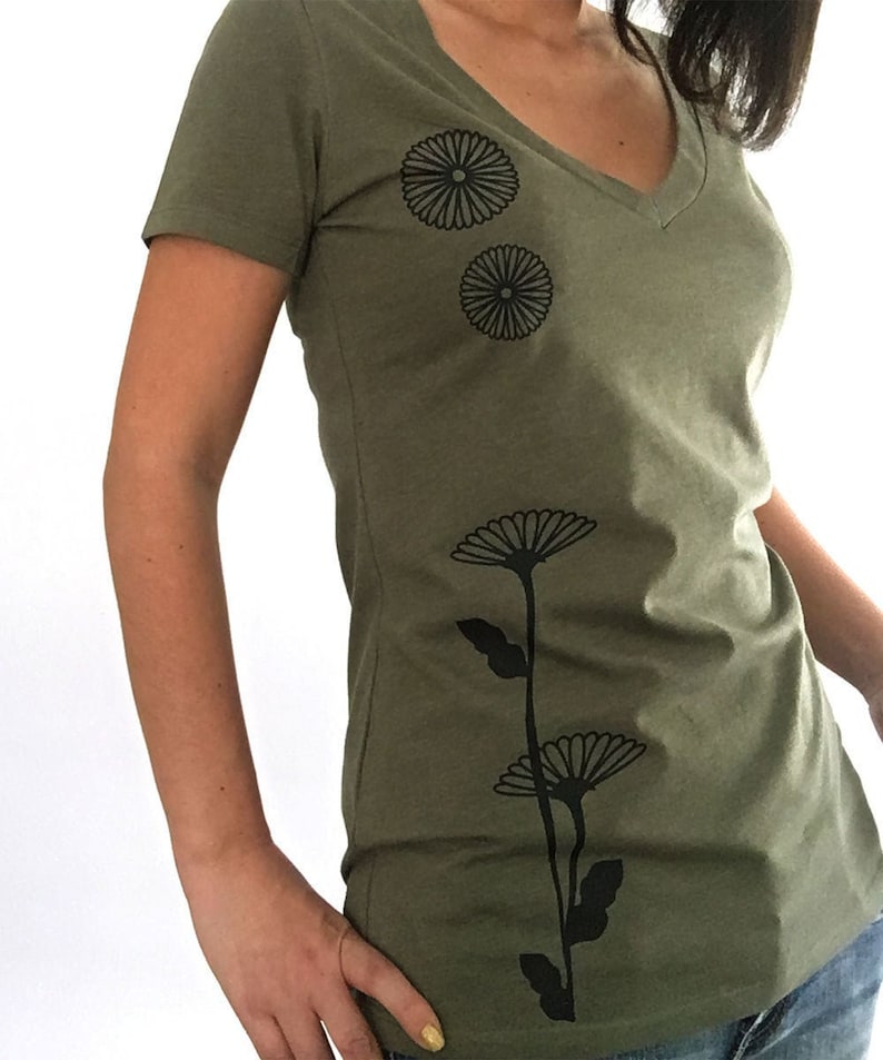 Women's Graphic Tee - Fashion Tshirts - Japanese Style T-shirt - Flower (Chrysanthemum) Design - Inspired by Kimono - Gift for Her - Green