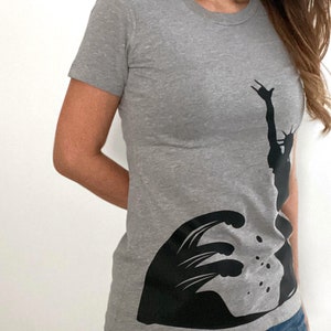 Women's Graphic Tee Fashion Tshirts Japanese Style T-shirt Megami Statue of Liberty Design Gift for Her Dark Gray image 3