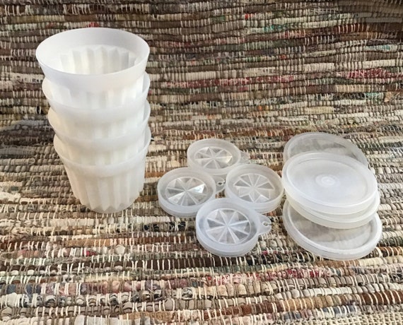 Set Of 4 Frozen Tupperware Cups With Lids