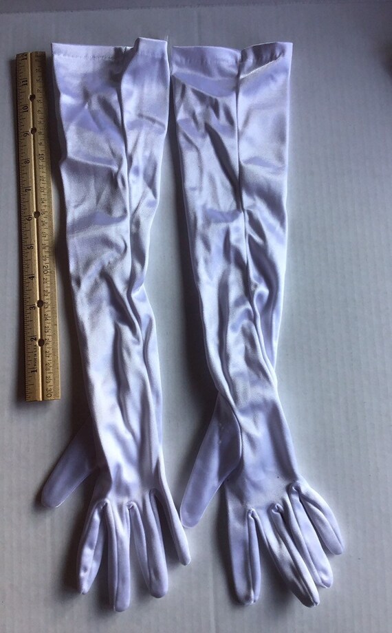 knee length dresses for ladies White Gloves – Fancydresswale Satin gloves for girls – fancydresswale.com