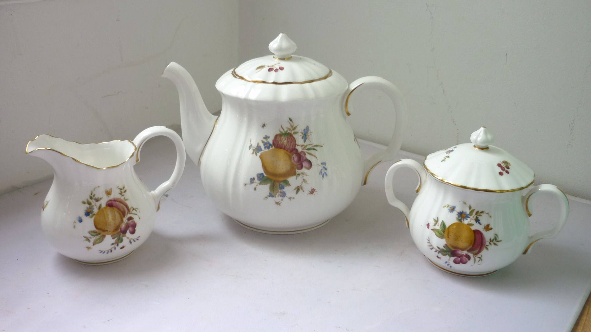 Royal Worcester Delecta Bone China Tea Set