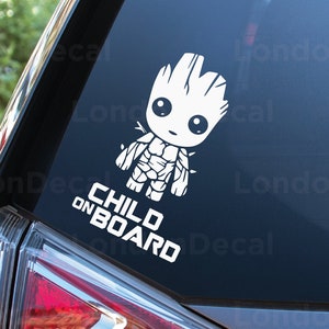 CHILD ON BOARD - Naklejka winylowa na zderzak szyby samochodu. Baby Groot, Guardians of the Galaxy. Typ 2