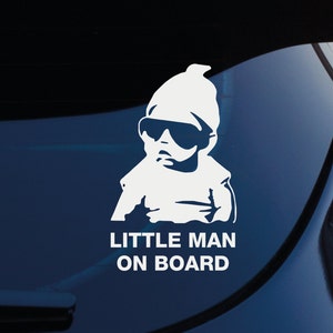 LITTLE MAN On BOARD (ハングオーバー) 車の窓用バンパー ビニール デカール ステッカー、任意の色