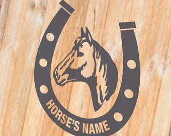 Personalisierter Pferdename | Hufeisen Design | Kundenspezifische Pferdebox Anhänger Stable Equestrian Vinyl Decals Aufkleber